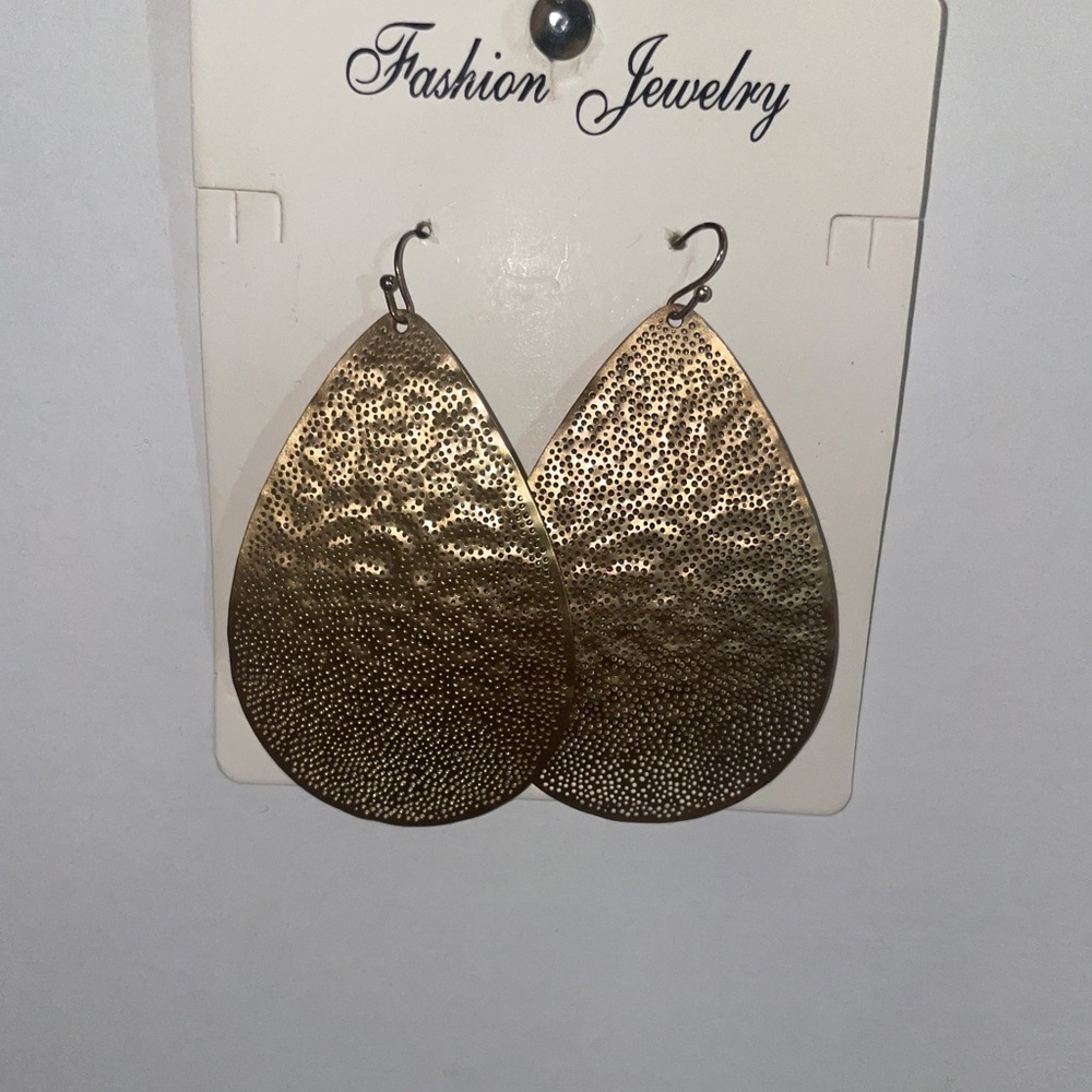 Drop gold earrings/ good quality